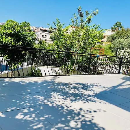 Kusadasi'nda Sessiz Sakin Bir Nida 6 וילה *
