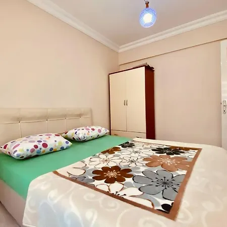 Kusadasi'nda Sessiz Sakin Bir Nida 6 *